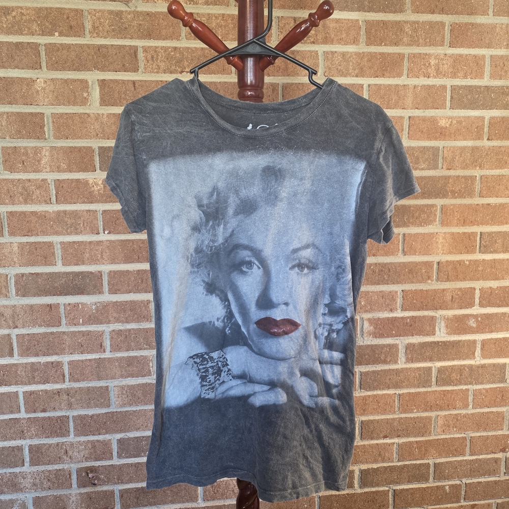 Graphic Print Women's Top